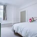Baker Street Apartment