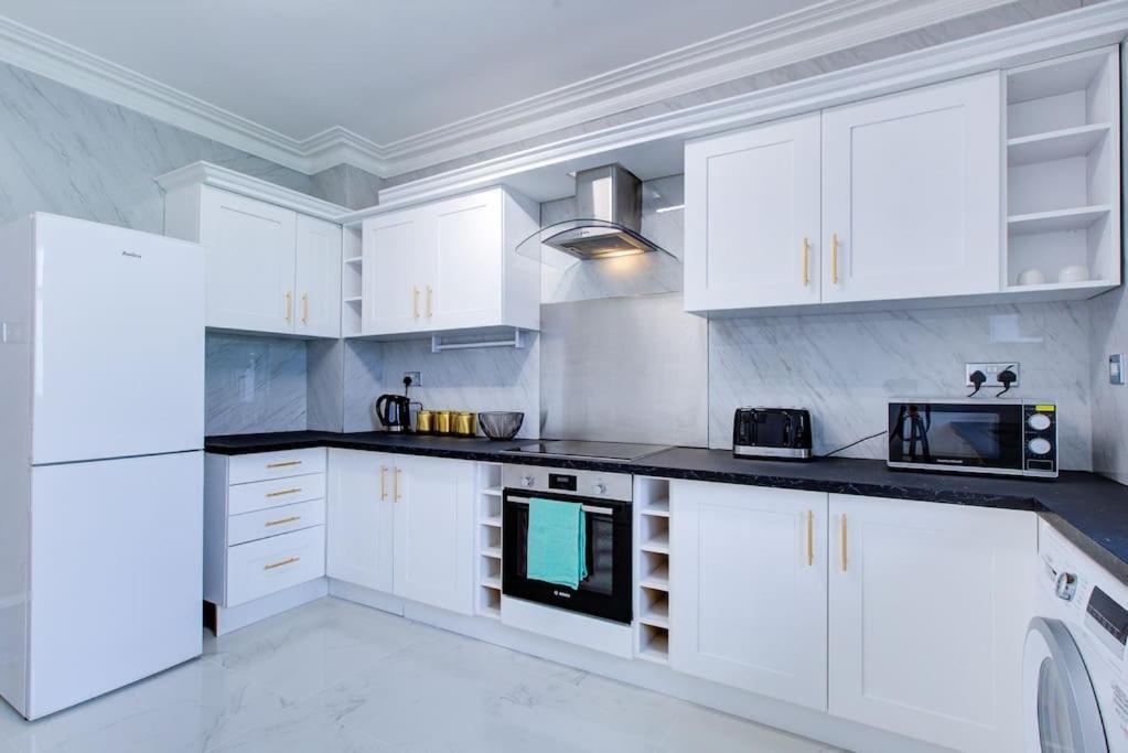Baker Street Apartment London